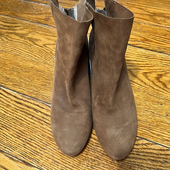 Lucky Brand LK Ravynn style leather suede booties.  Great condition. Size 8.5. - Picture 1 of 13